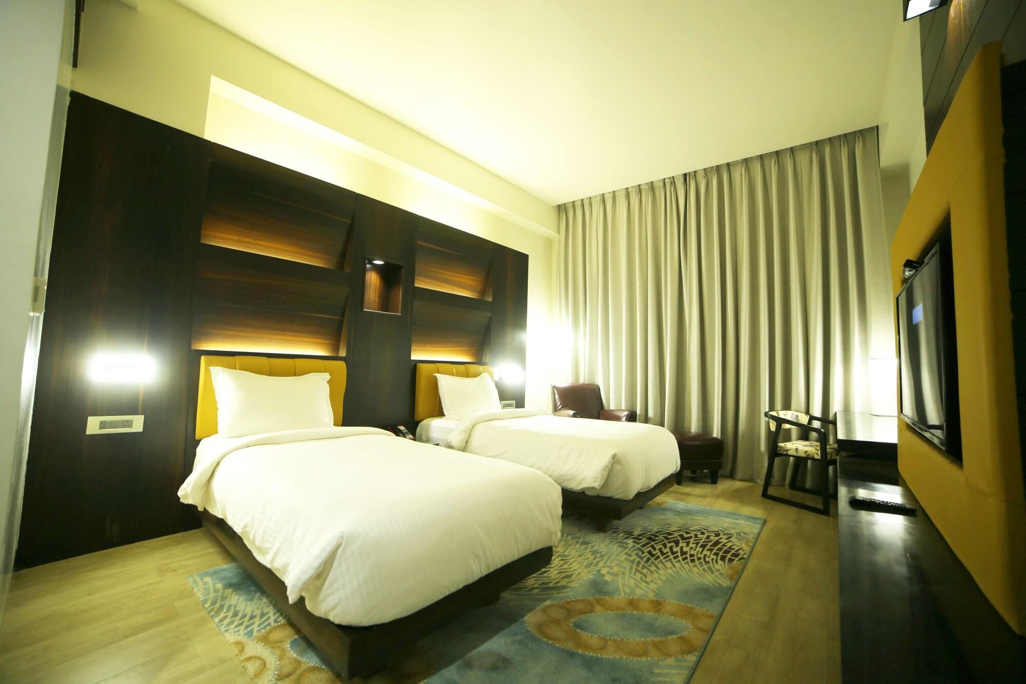Golden Blossom Imperial Resorts Lucknow Esterno foto