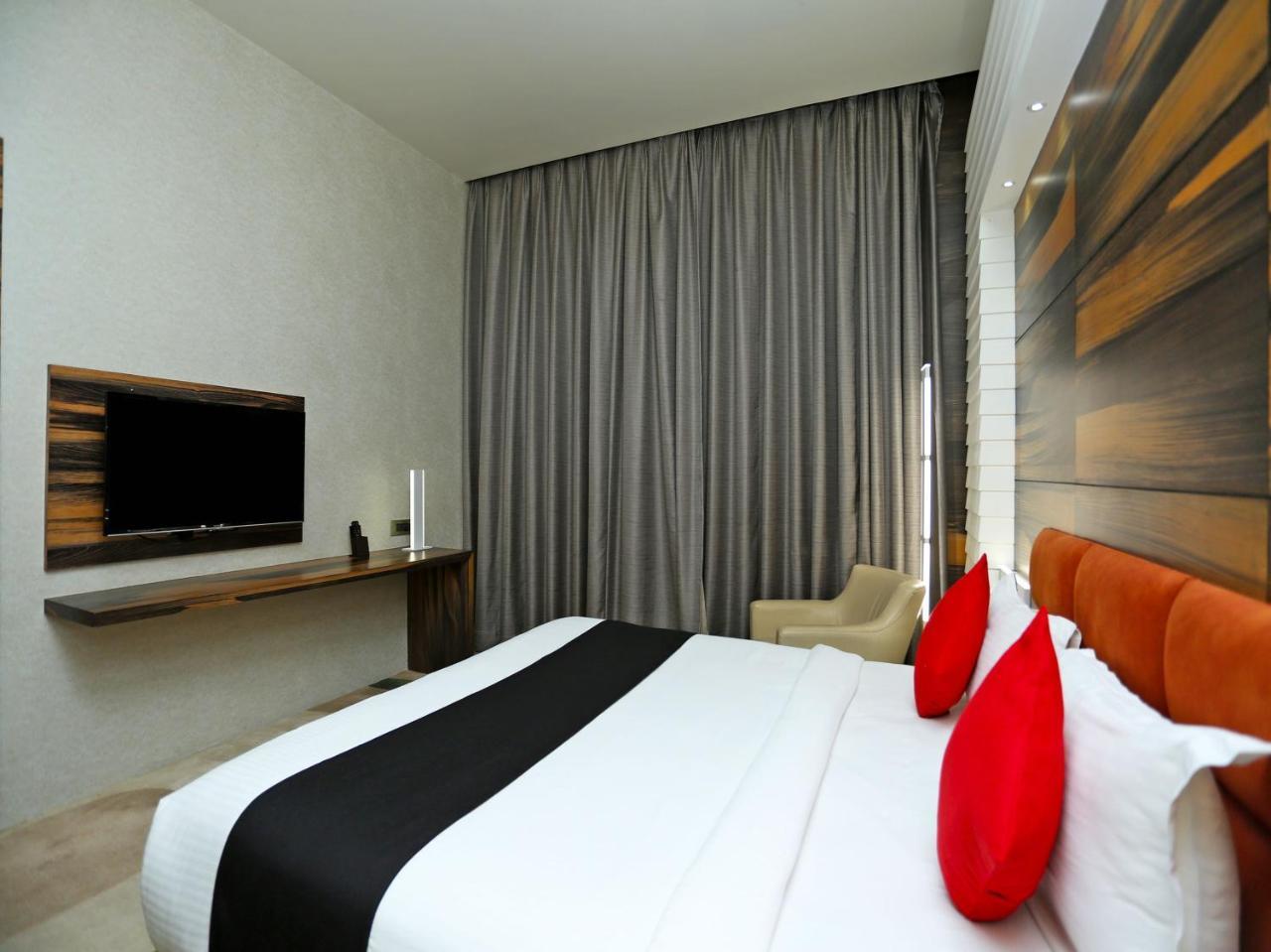 Golden Blossom Imperial Resorts Lucknow Esterno foto
